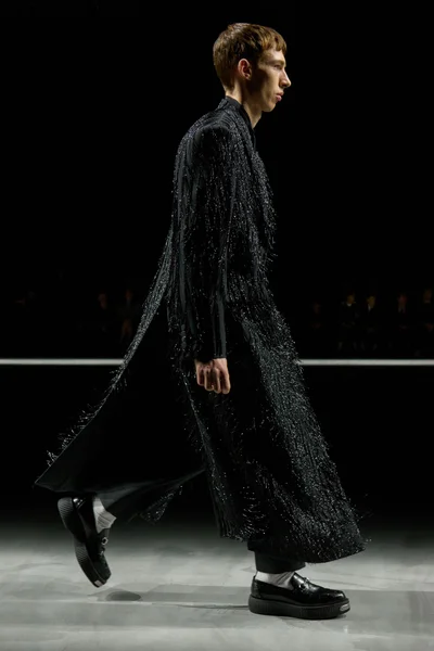 Look 50